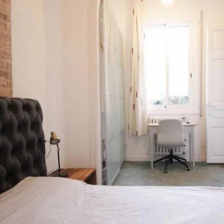 Eixample Modernista * ברצלונה