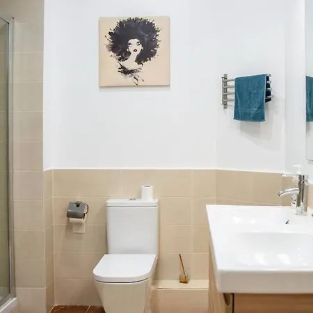 Eixample Modernista Apartment *