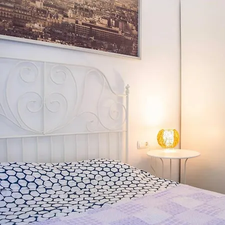 Eixample Modernista Apartment