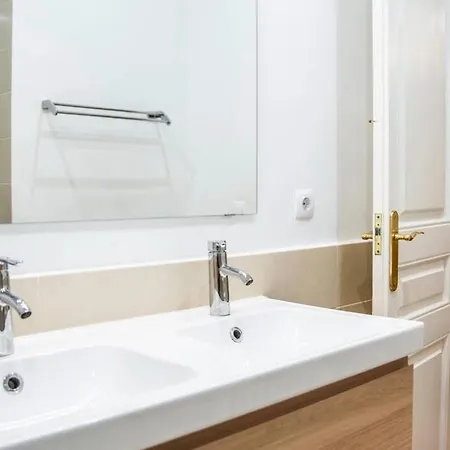 Eixample Modernista Apartment